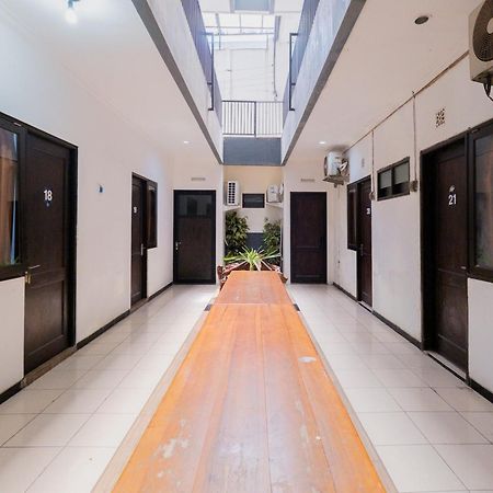 Reddoorz At Nginden Surabaya Hotel Exterior photo
