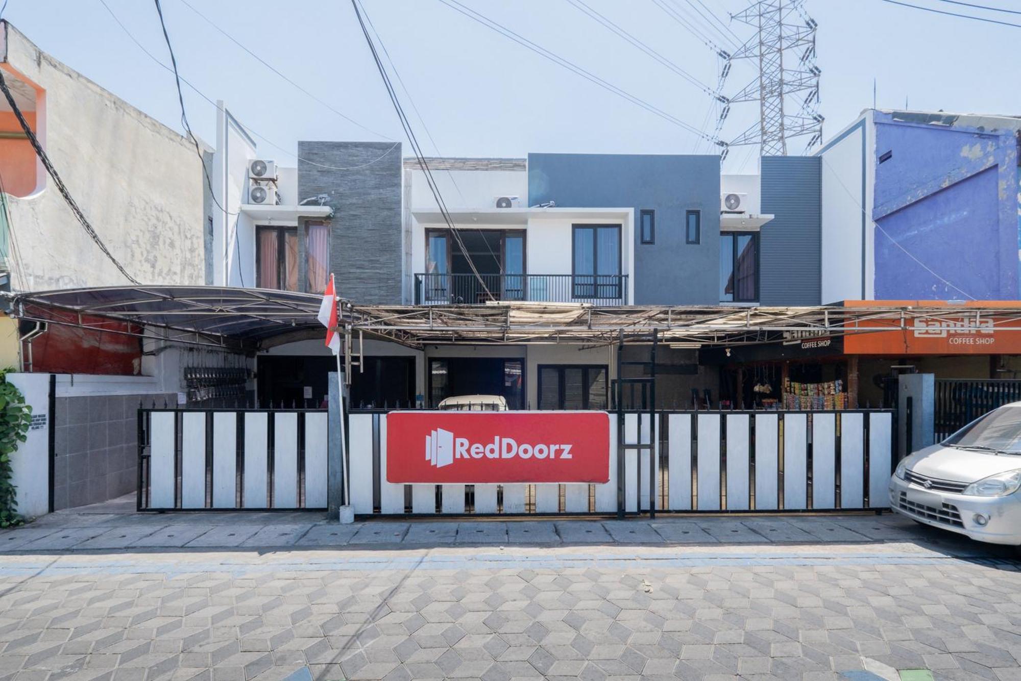 Reddoorz At Nginden Surabaya Hotel Exterior photo